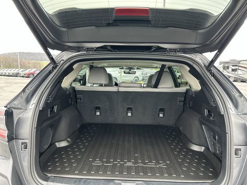 Used 2023 Subaru Outback Limited image 18