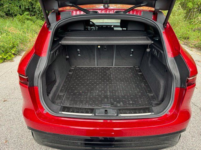 Used 2023 Jaguar F-PACE S AWD/4WD image 8
