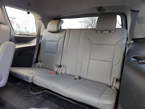 Used 2018 Chevrolet Tahoe LT w/ LT Signature Package image 11