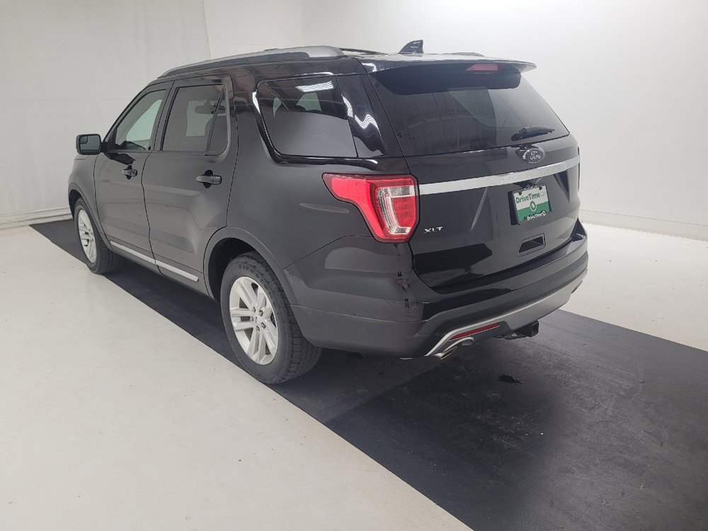 Used 2017 Ford Explorer XLT w/ Equipment Group 202A FWD image 5