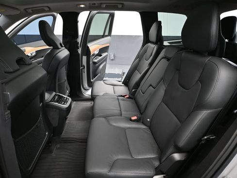 Used 2024 Volvo XC90 B5 Plus AWD/4WD image 40