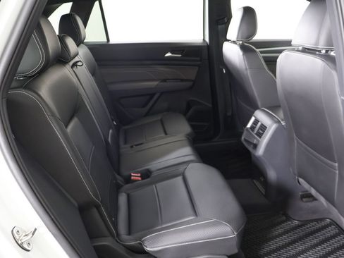 Used 2023 Volkswagen Atlas Cross Sport SEL R-Line AWD/4WD image 39