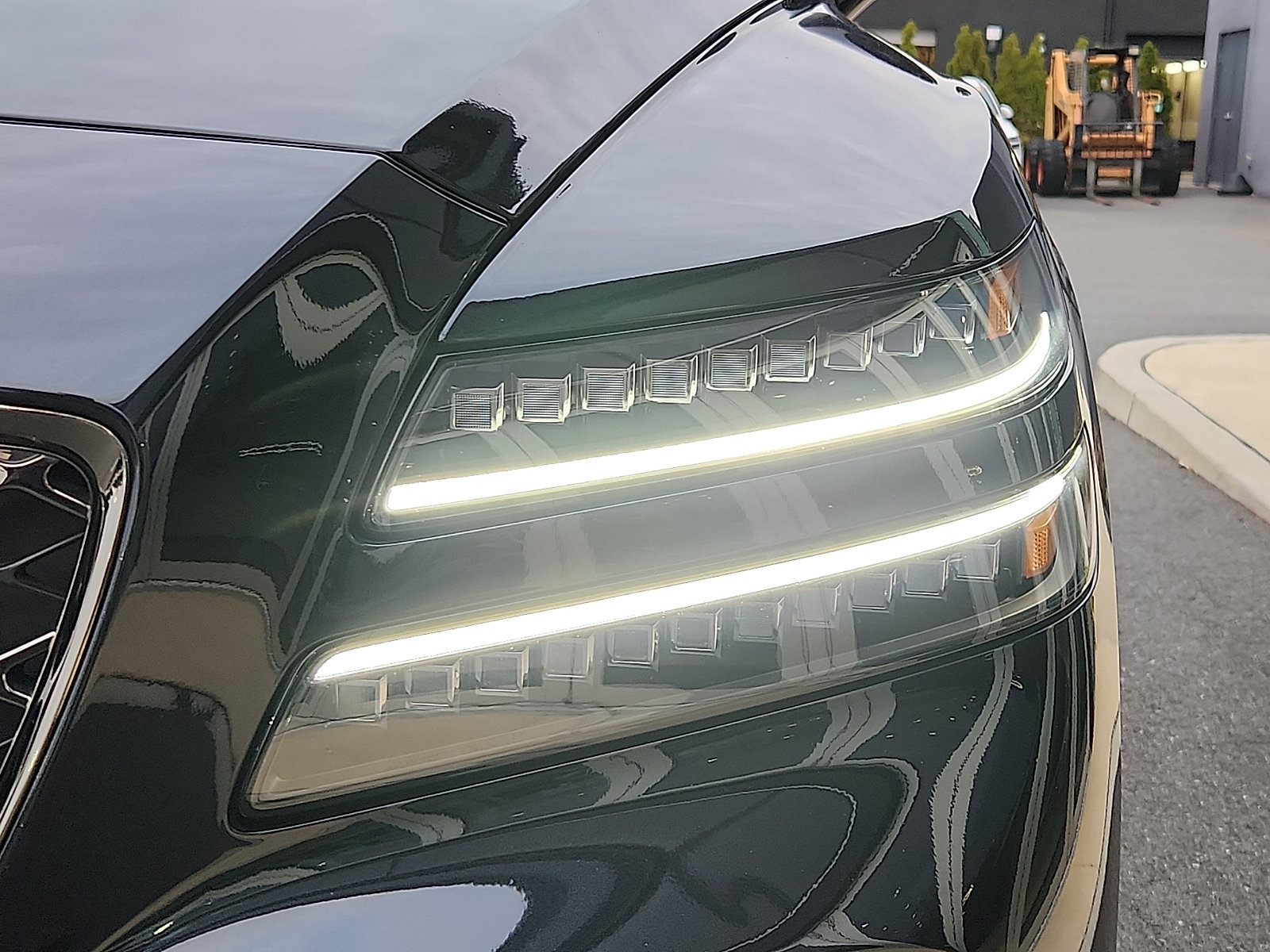 Certified 2025 Genesis GV80 3.5T e-SC AWD/4WD image 9