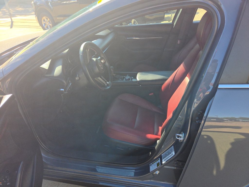 Used 2026 MAZDA MAZDA3 Carbon AWD/4WD image 4