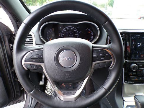 Used 2019 Jeep Grand Cherokee Limited AWD/4WD image 10