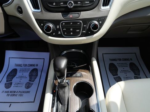 Used 2022 Chevrolet Malibu Premier FWD image 13