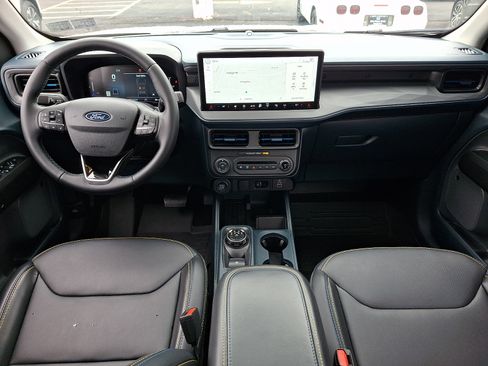 Used 2025 Ford Maverick Lobo AWD/4WD image 11