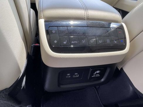 Used 2023 INFINITI QX60 Sensory w/ Vision Package AWD/4WD image 11