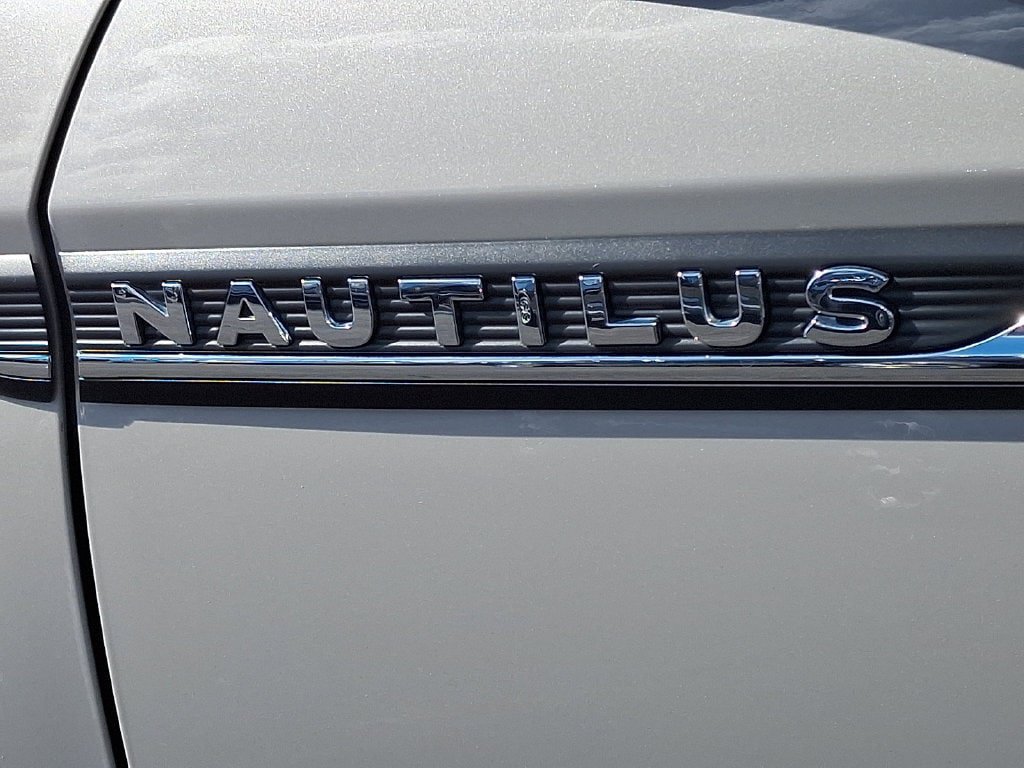 Certified 2021 Lincoln Nautilus AWD image 29