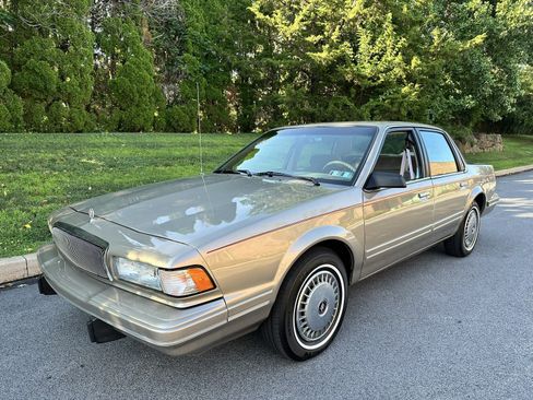 Used 1996 Buick Century Sedan FWD image 28