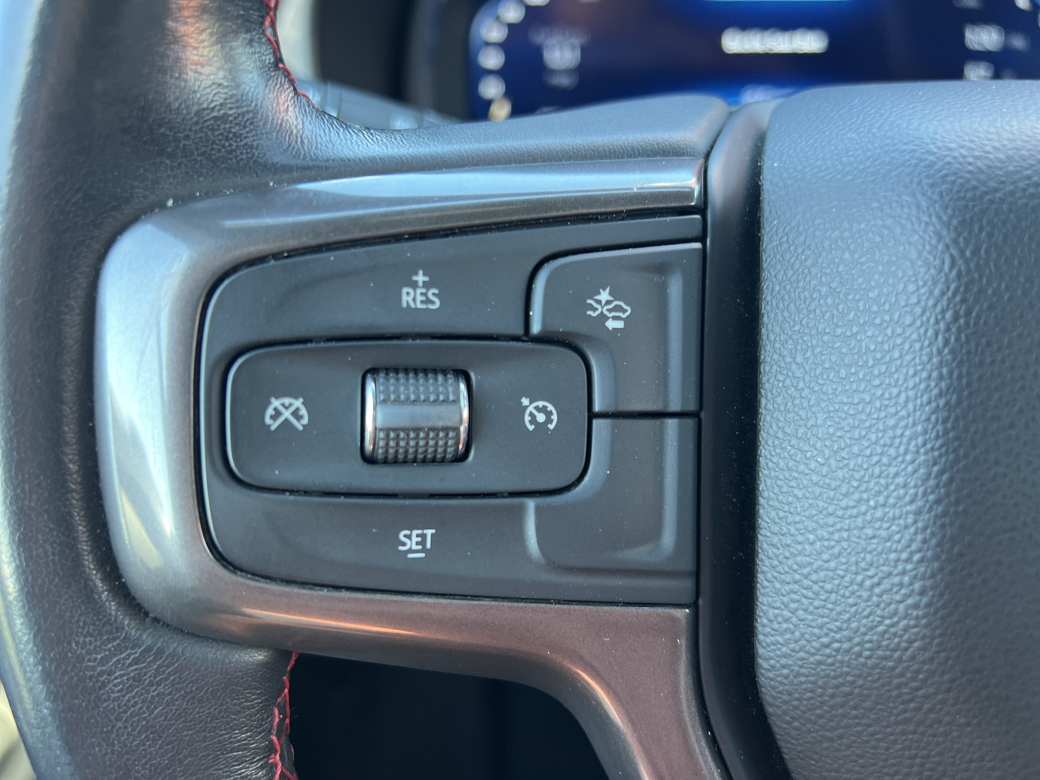 Used 2023 Chevrolet Suburban RST AWD/4WD image 20