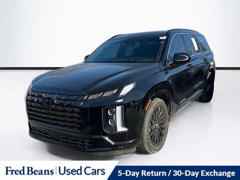 Used 2024 Hyundai Palisade Calligraphy image 3