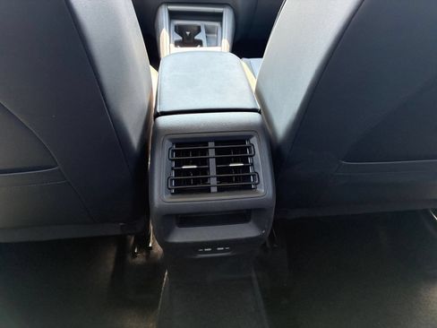 Used 2026 Volkswagen Tiguan SE AWD/4WD image 20
