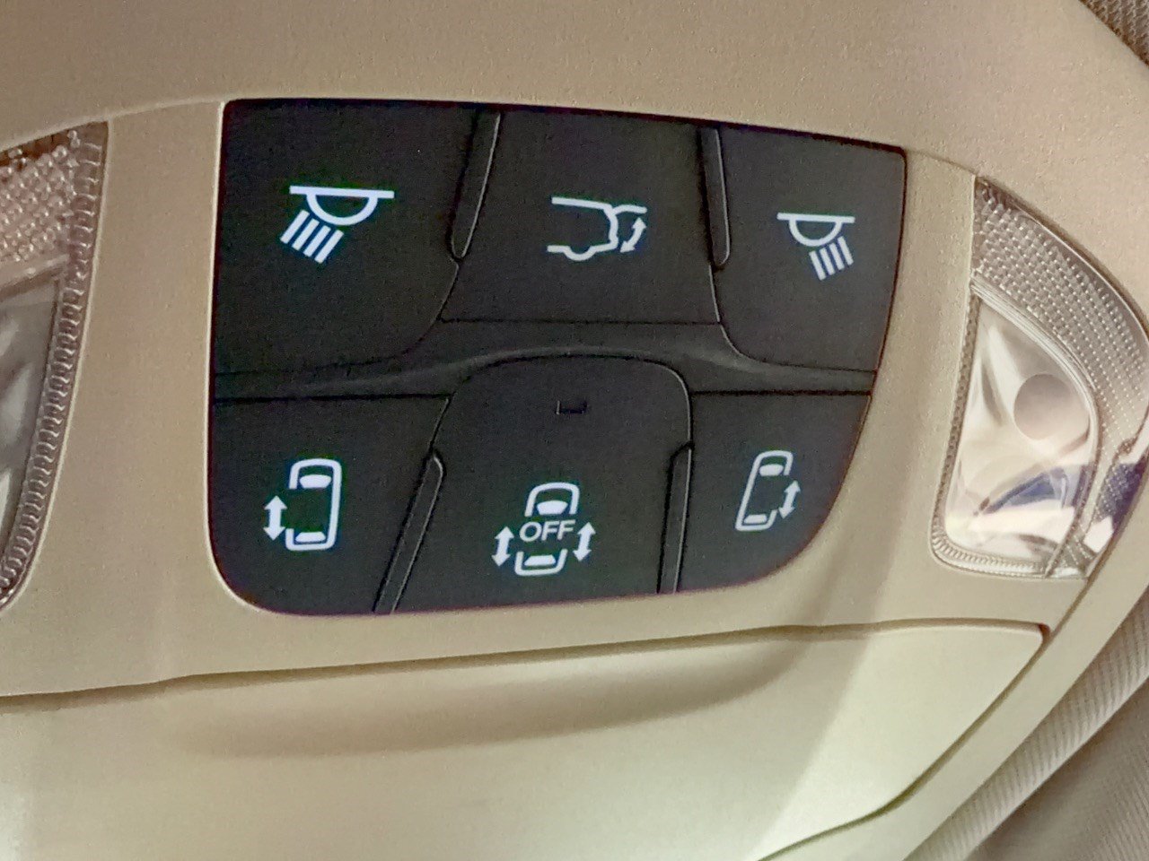 Used 2021 Chrysler Pacifica Touring FWD image 34