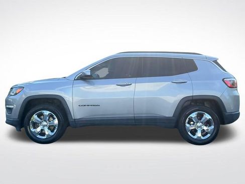 Used 2017 Jeep Compass Latitude w/ Popular Equipment Group AWD/4WD image 4