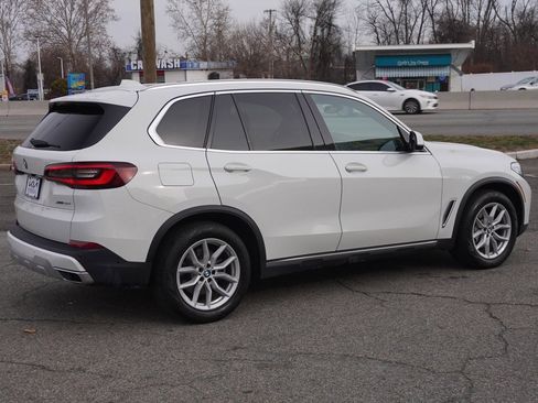 Used 2022 BMW X5 xDrive40i w/ Parking Assistance Package image 11