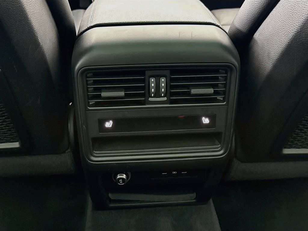Certified 2024 Porsche Cayenne AWD/4WD image 27
