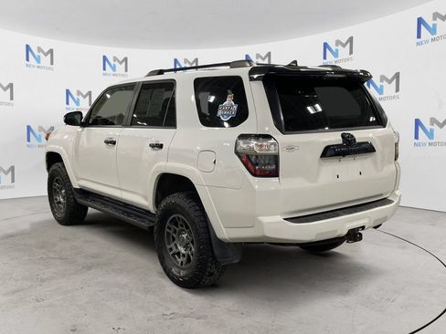 Used 2020 Toyota 4Runner Venture w/ Moonroof Package AWD/4WD image 3