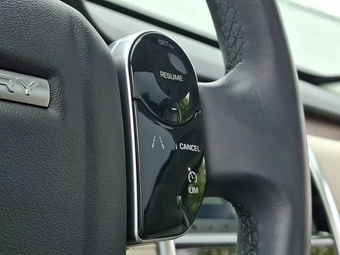 Used 2020 Land Rover Discovery Sport SE AWD/4WD image 23