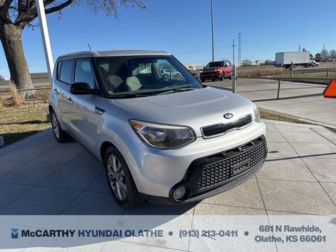 Used 2016 Kia Soul + image 16