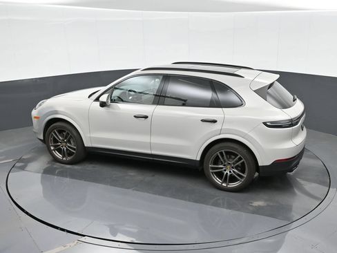 Certified 2023 Porsche Cayenne Platinum Edition AWD/4WD image 27