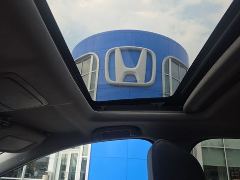 Used 2020 Honda CR-V Touring image 18