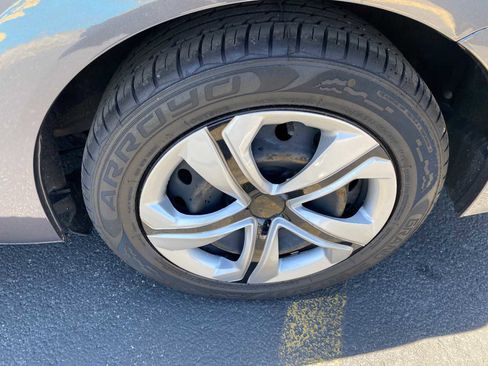 Used 2015 Honda Civic LX image 29