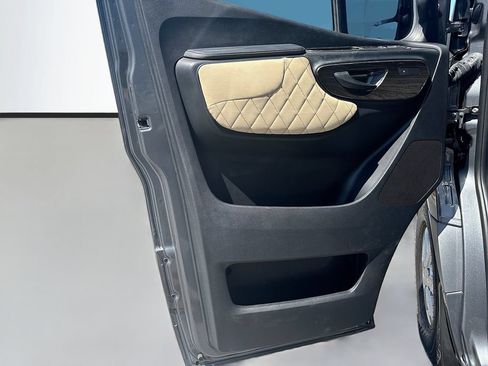 Used 2022 Mercedes-Benz Sprinter 2500 image 56