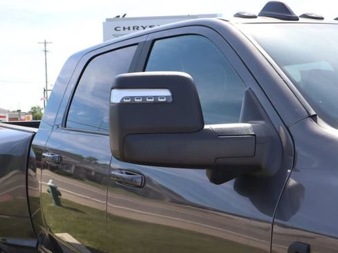Used 2025 RAM 3500 Laramie AWD/4WD image 2