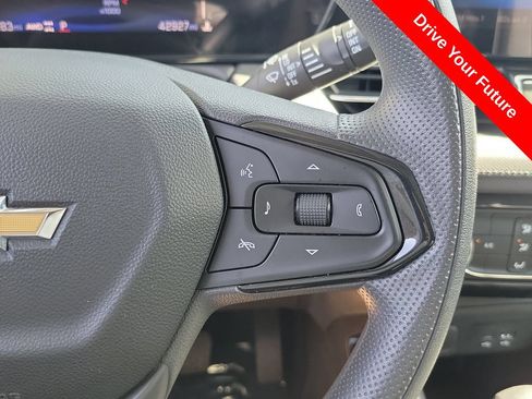 Used 2025 Chevrolet TrailBlazer LT AWD/4WD image 8