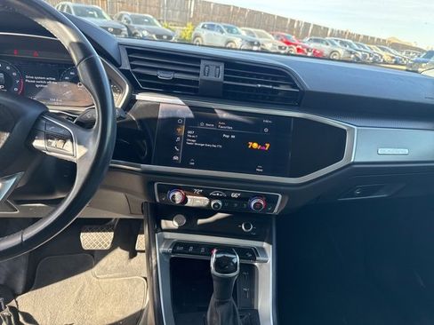 Used 2020 Audi Q3 2.0T Premium Plus image 12