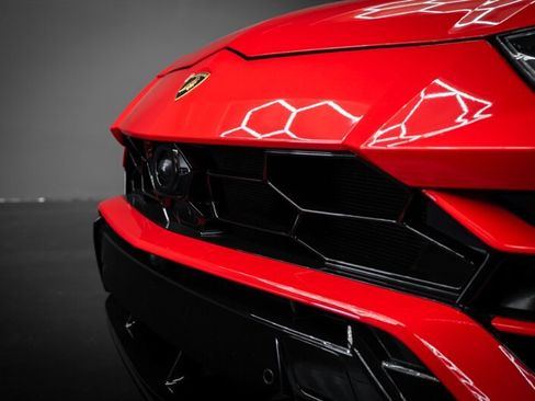 Used 2021 Lamborghini Urus image 11