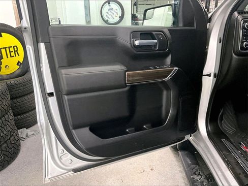 Used 2021 Chevrolet Silverado 1500 RST image 9