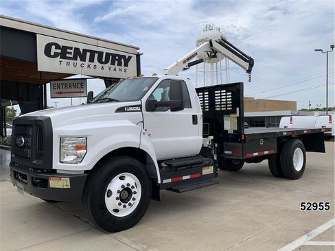 Used 2022 Ford F650 2WD Regular Cab Super Duty image 1