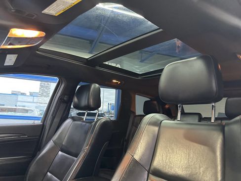 Used 2015 Jeep Grand Cherokee Limited w/ Luxury Group II image 21