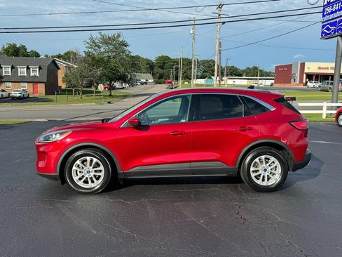 Used 2020 Ford Escape SE FWD image 2