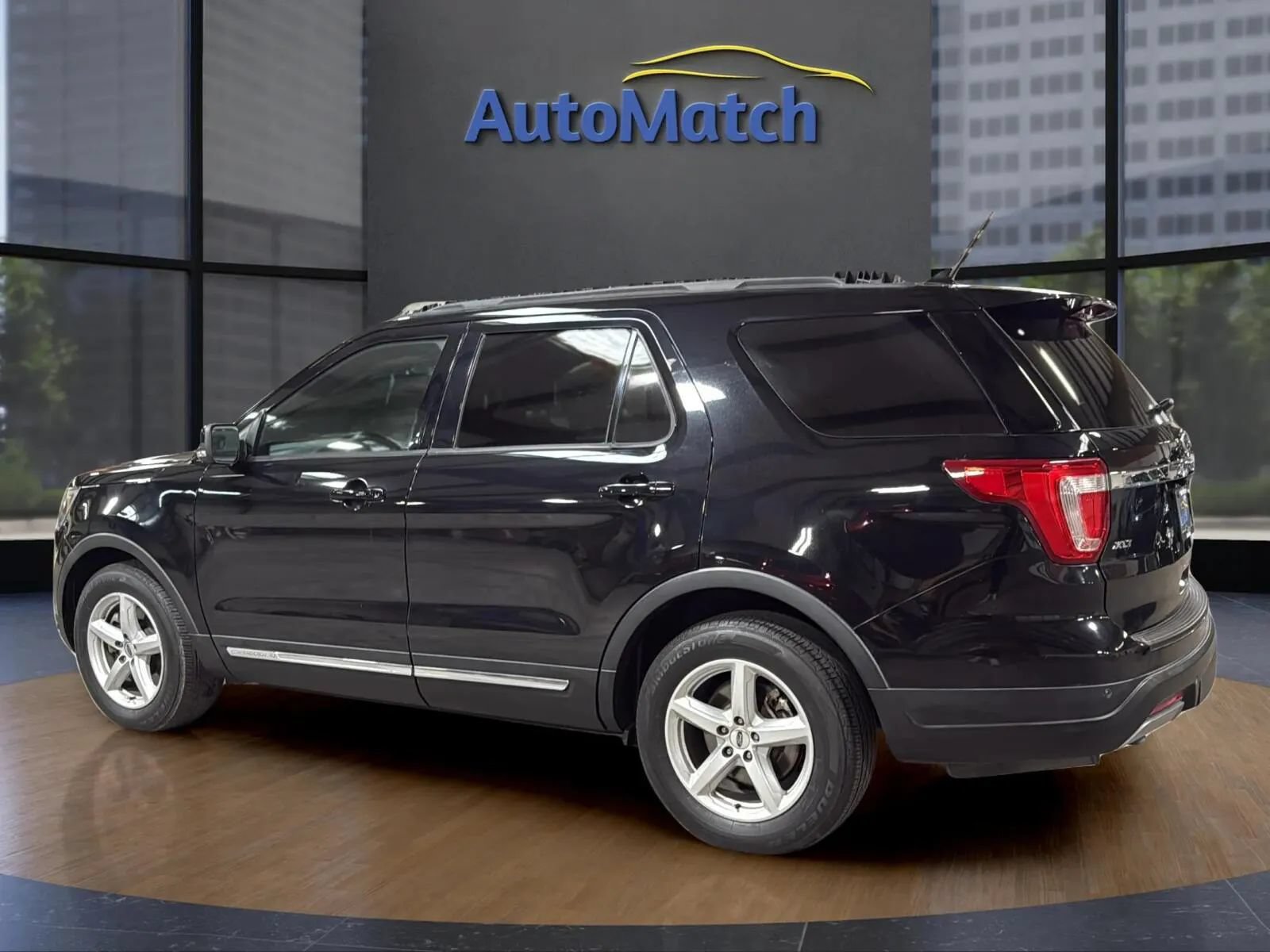 Used 2019 Ford Explorer XLT w/ Equipment Group 201A FWD image 7