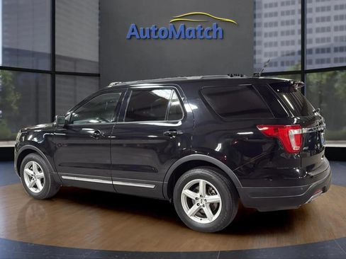 Used 2019 Ford Explorer XLT w/ Equipment Group 201A FWD image 7