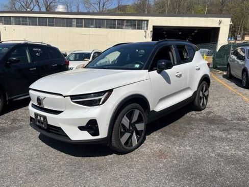 Used 2023 Volvo XC40 Recharge Ultimate w/ Protection Package Premier AWD/4WD image 2