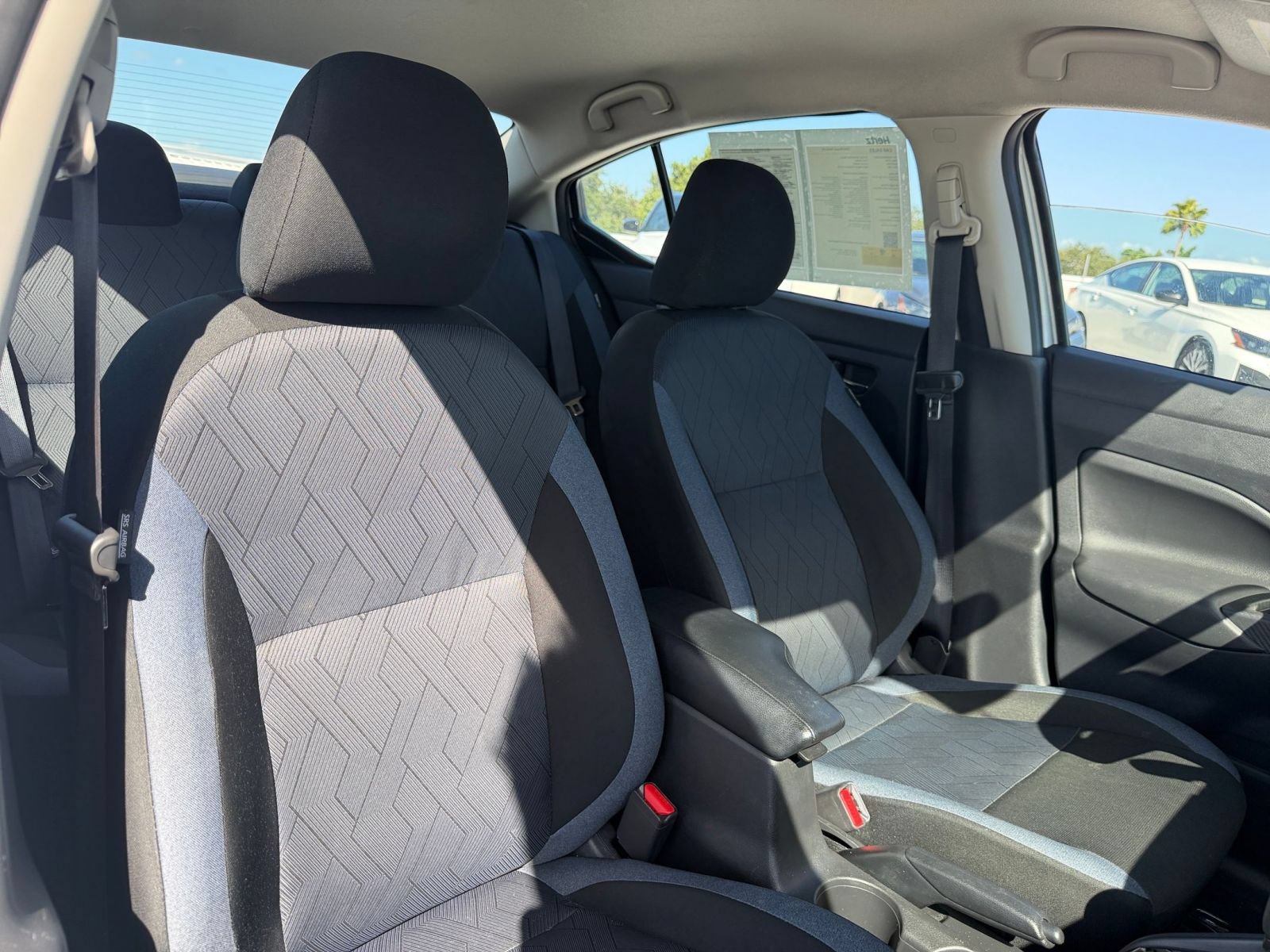 Used 2025 Nissan Versa SV FWD image 30