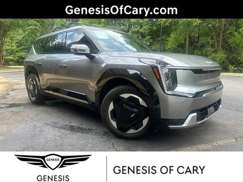 Used 2024 Kia EV9 Land AWD/4WD image 1