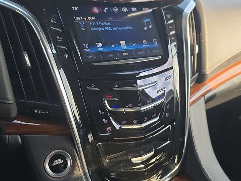 Used 2016 Cadillac Escalade Luxury AWD/4WD image 15