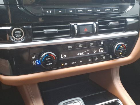 Used 2023 Nissan Pathfinder Platinum AWD/4WD image 17