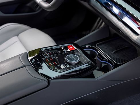Used 2026 BMW M5 Touring AWD/4WD image 60