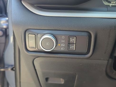 Used 2021 Ford Explorer XLT w/ Equipment Group 202A AWD/4WD image 23