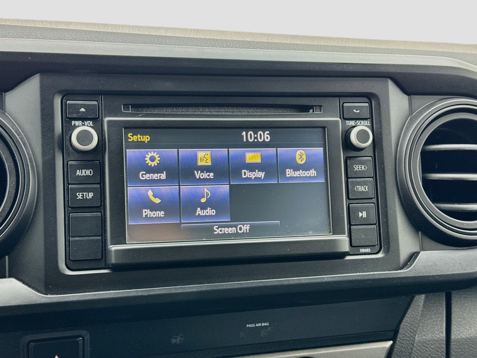 Used 2019 Toyota Tacoma SR AWD/4WD image 9