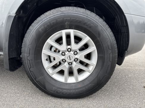 Used 2020 Nissan Frontier SV w/ SV Utility Package image 11