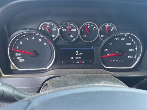 Used 2022 Chevrolet Silverado 1500 RST AWD/4WD image 3