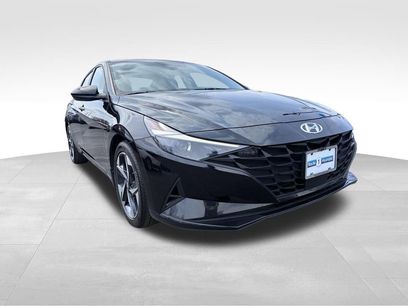 Used 2023 Hyundai Elantra SEL w/ Convenience Package