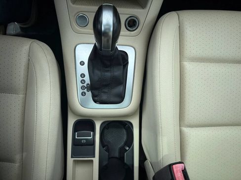 Used 2017 Volkswagen Tiguan Wolfsburg Edition FWD image 28